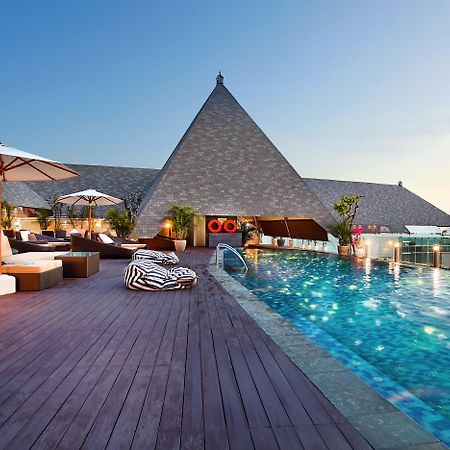 The Kuta Beach Heritage Hotel - Managed By Accor Exterior photo The rooftop pool at the hotel