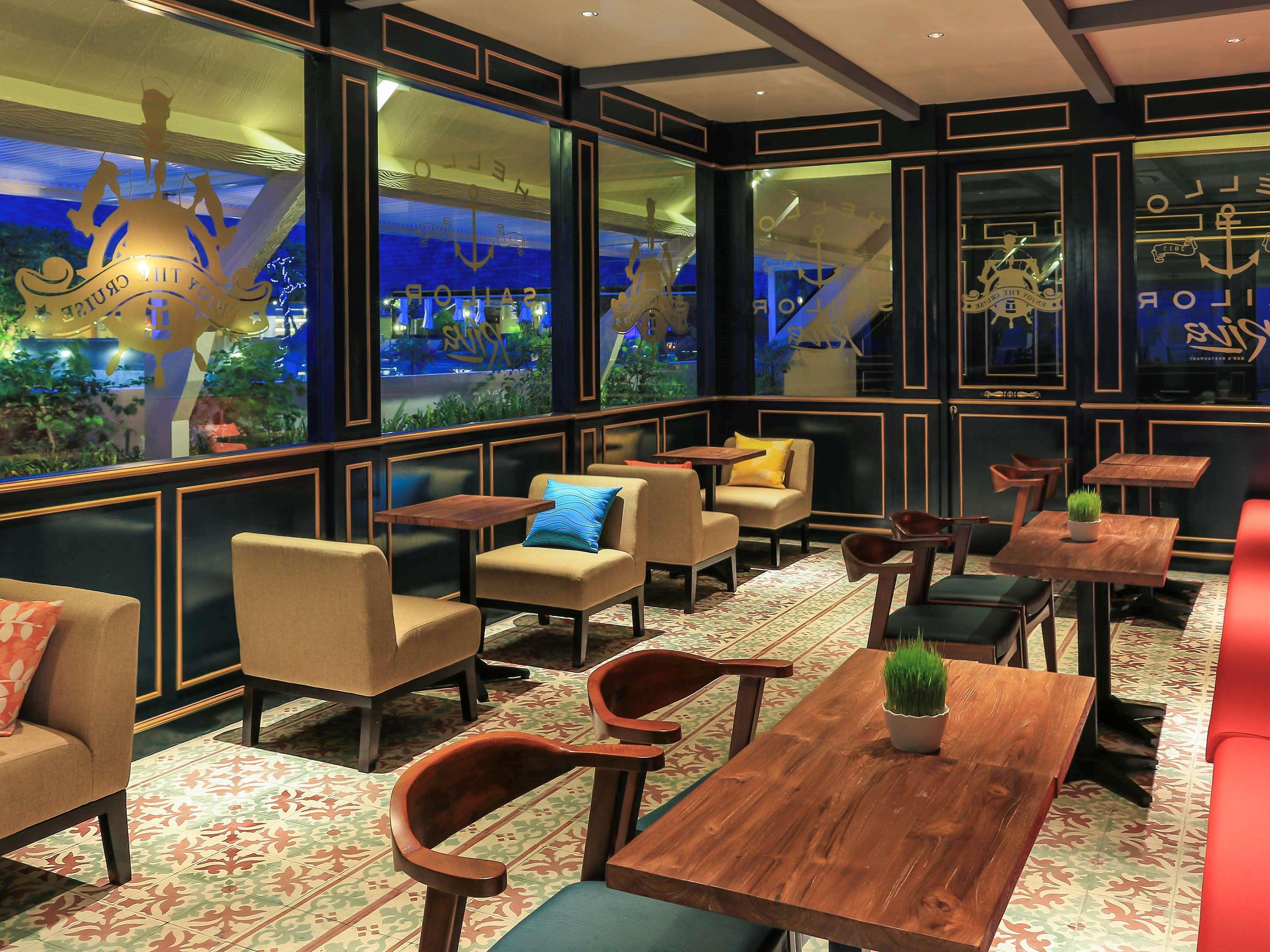 The Kuta Beach Heritage Hotel - Managed By Accor Exterior photo The interior of the restaurant